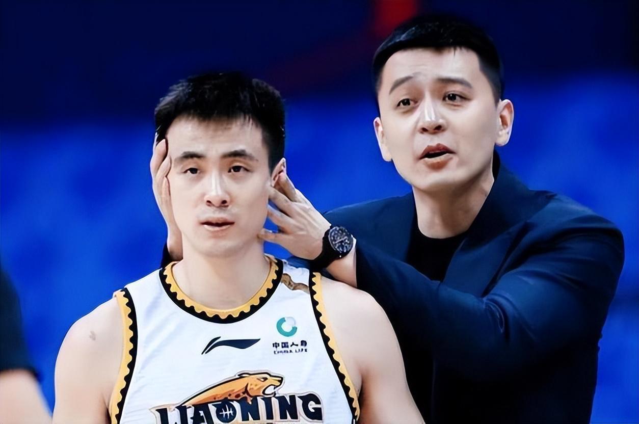 九游电脑版-赵继伟4+4+3拼尽全力!威尔斯10+2,莫兰德8+7,亨特6+1,辽篮落后9分