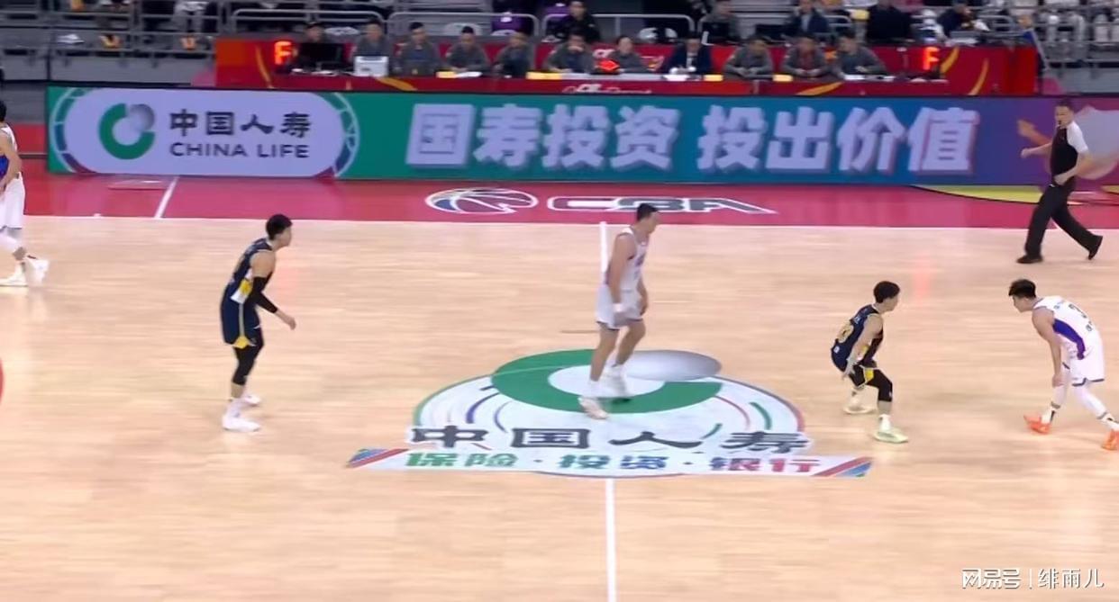 交易杨溢?广东后卫线惨遭暴打,没有徐杰真不行!