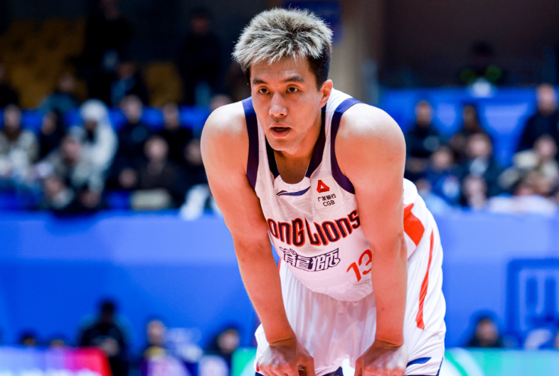 九游官网-赵嘉义丢绝杀！郭艾伦19分广州险胜青岛获3连胜 徐昕13+10