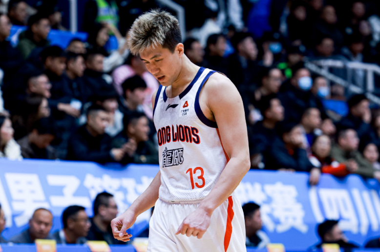 九游官网-赵嘉义丢绝杀！郭艾伦19分广州险胜青岛获3连胜 徐昕13+10