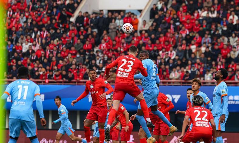 九游游戏-4-1 2-1 1-0 中超疯狂一夜!海港大胜西海岸 蓉城领跑 河南赢玉昆