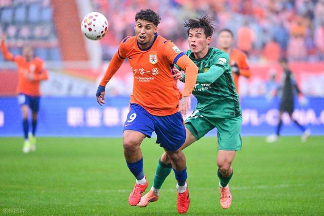 一战封神！克雷桑本轮中超独造两球，带队2比1击败国安头号功臣