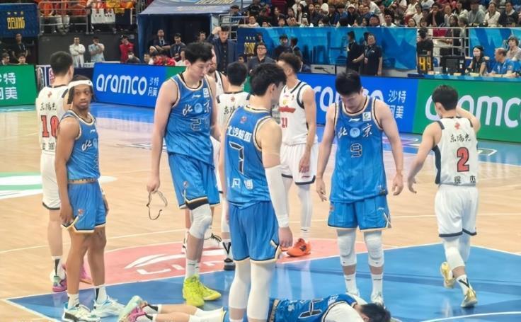 九游下载-广东队止步季后赛8强,单节被首钢队轰18-0,杜锋输得不冤